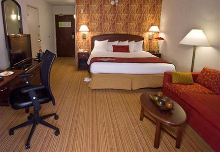 фото отеля Courtyard by Marriott Lansing
