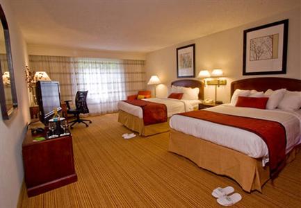 фото отеля Courtyard by Marriott Lansing