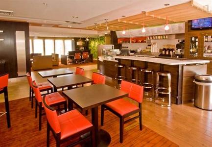 фото отеля Courtyard by Marriott Lansing