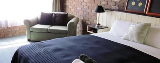 фото отеля Farnham Court Motel