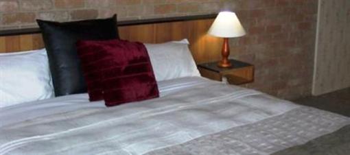 фото отеля Farnham Court Motel