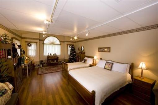фото отеля Montville Attic