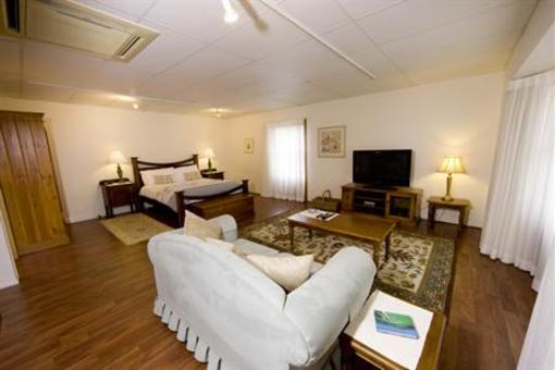 фото отеля Montville Attic