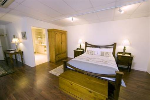 фото отеля Montville Attic