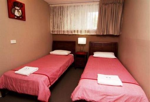 фото отеля Merrima Court Holiday Apartments Caloundra