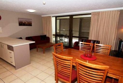 фото отеля Merrima Court Holiday Apartments Caloundra