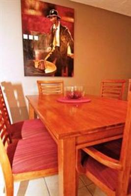 фото отеля Merrima Court Holiday Apartments Caloundra