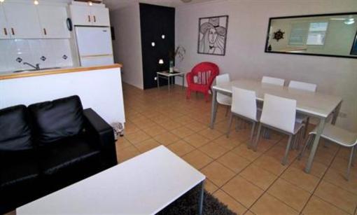 фото отеля Merrima Court Holiday Apartments Caloundra