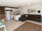 фото отеля Merrima Court Holiday Apartments Caloundra