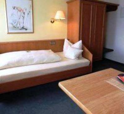 фото отеля Hotel Kölbl Unterhaching