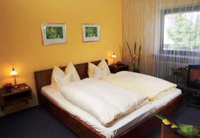 фото отеля Hotel Kölbl Unterhaching