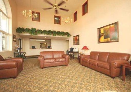фото отеля Comfort Inn & Suites North Hays