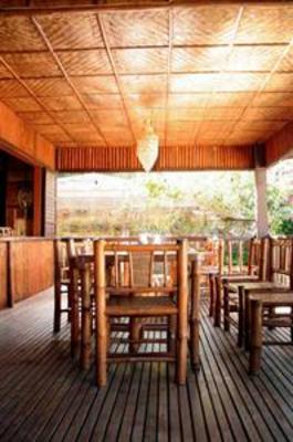 фото отеля Bamboo House Beach Lodge & Restaurant