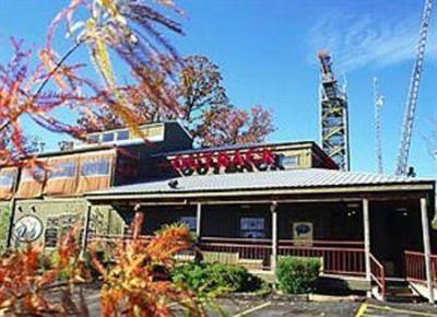 фото отеля Outback Roadhouse Motel and Suites