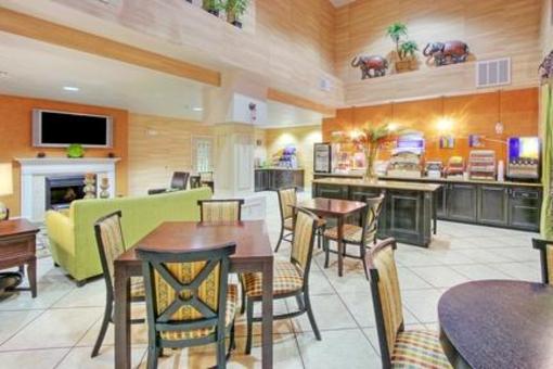 фото отеля Holiday Inn Express Hotel & Suites Tucumcari
