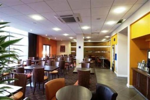 фото отеля Holiday Inn Express Slough