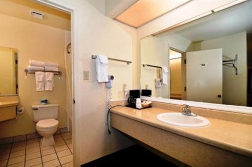 фото отеля Best Western Western Skies Inn