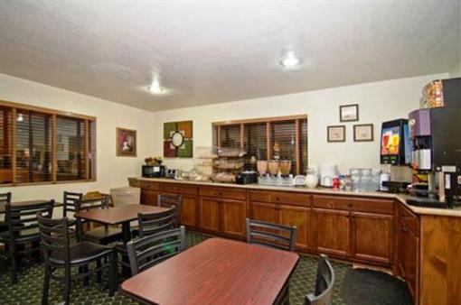 фото отеля Best Western Western Skies Inn