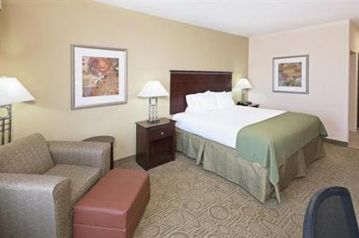 фото отеля Holiday Inn Express Hotel & Suites Brownfield
