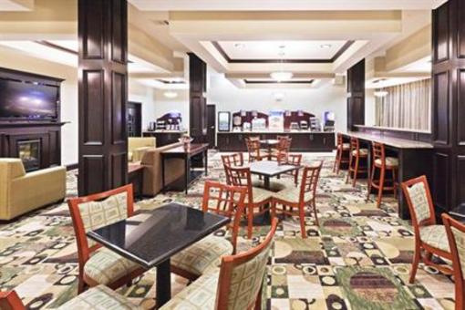 фото отеля Holiday Inn Express Hotel & Suites Brownfield