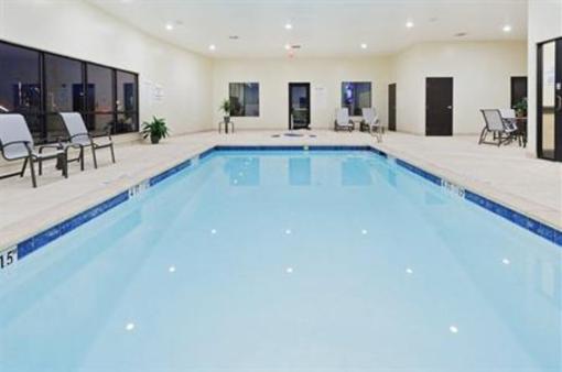 фото отеля Holiday Inn Express Hotel & Suites Brownfield
