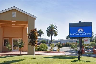 фото отеля Americas Best Value Inn and Suites Healdsburg