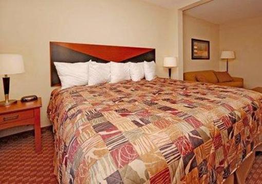 фото отеля Sleep Inn & Suites East Chase