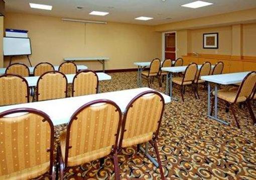 фото отеля Sleep Inn & Suites East Chase