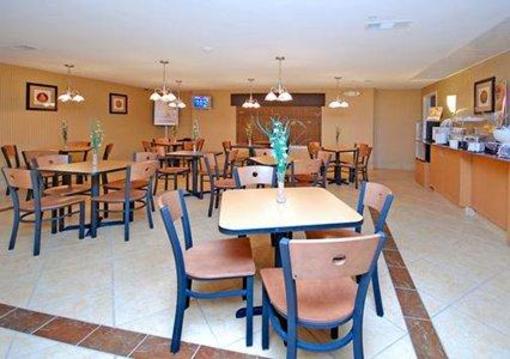 фото отеля Sleep Inn & Suites East Chase