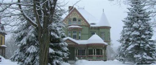 фото отеля Estabrook House Bed and Breakfast