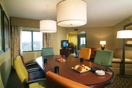 фото отеля Embassy Suites Hotel Charlotte