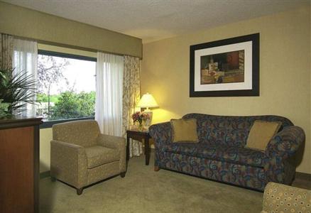 фото отеля Embassy Suites Hotel Charlotte