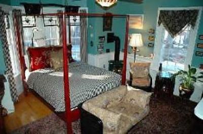 фото отеля Red Elephant Inn Bed & Breakfast