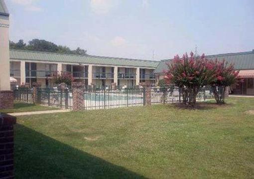 фото отеля Econo Lodge Hinesville