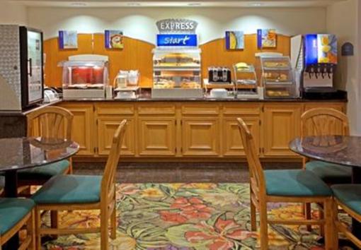 фото отеля Holiday Inn Express Hotel & Suites Columbus (Texas)