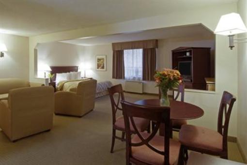 фото отеля Comfort Inn & Suites Barrie