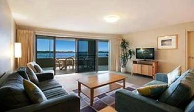 фото отеля Riverside Suites