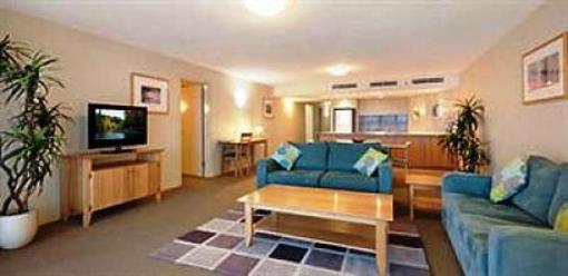 фото отеля Riverside Suites