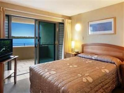 фото отеля Riverside Suites