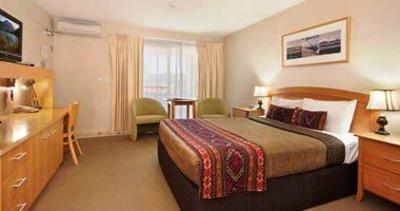 фото отеля Riverside Suites