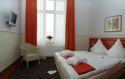 фото отеля Strandhotel Hohenzollern
