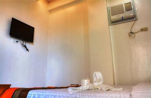 фото отеля Angelyns Beach Resort