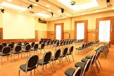 фото отеля Ramada Bucharest Parc