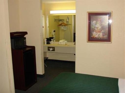 фото отеля BEST WESTERN Peachtree City Inn and Suites