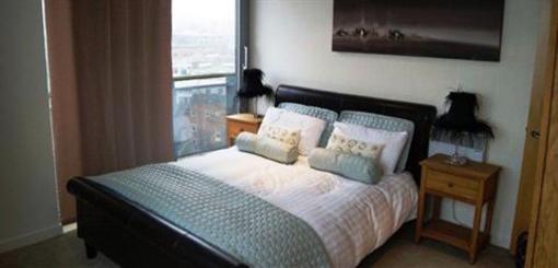 фото отеля Cranbrook House Serviced Apartments