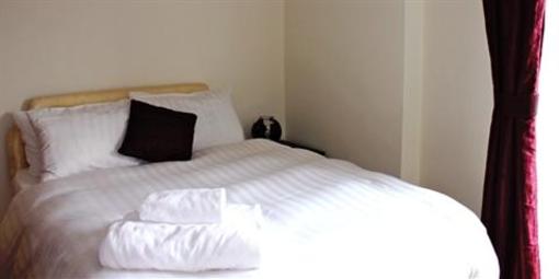 фото отеля Cranbrook House Serviced Apartments