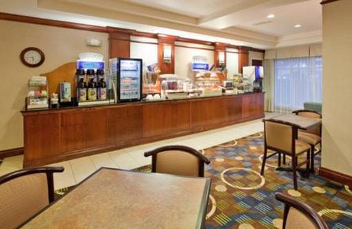 фото отеля Holiday Inn Express Lawrence