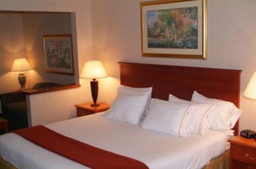 фото отеля Holiday Inn Express Lawrence