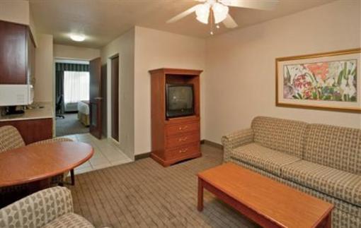 фото отеля Holiday Inn Express Lawrence