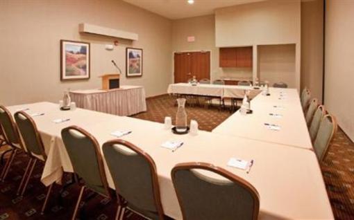 фото отеля Holiday Inn Express Lawrence